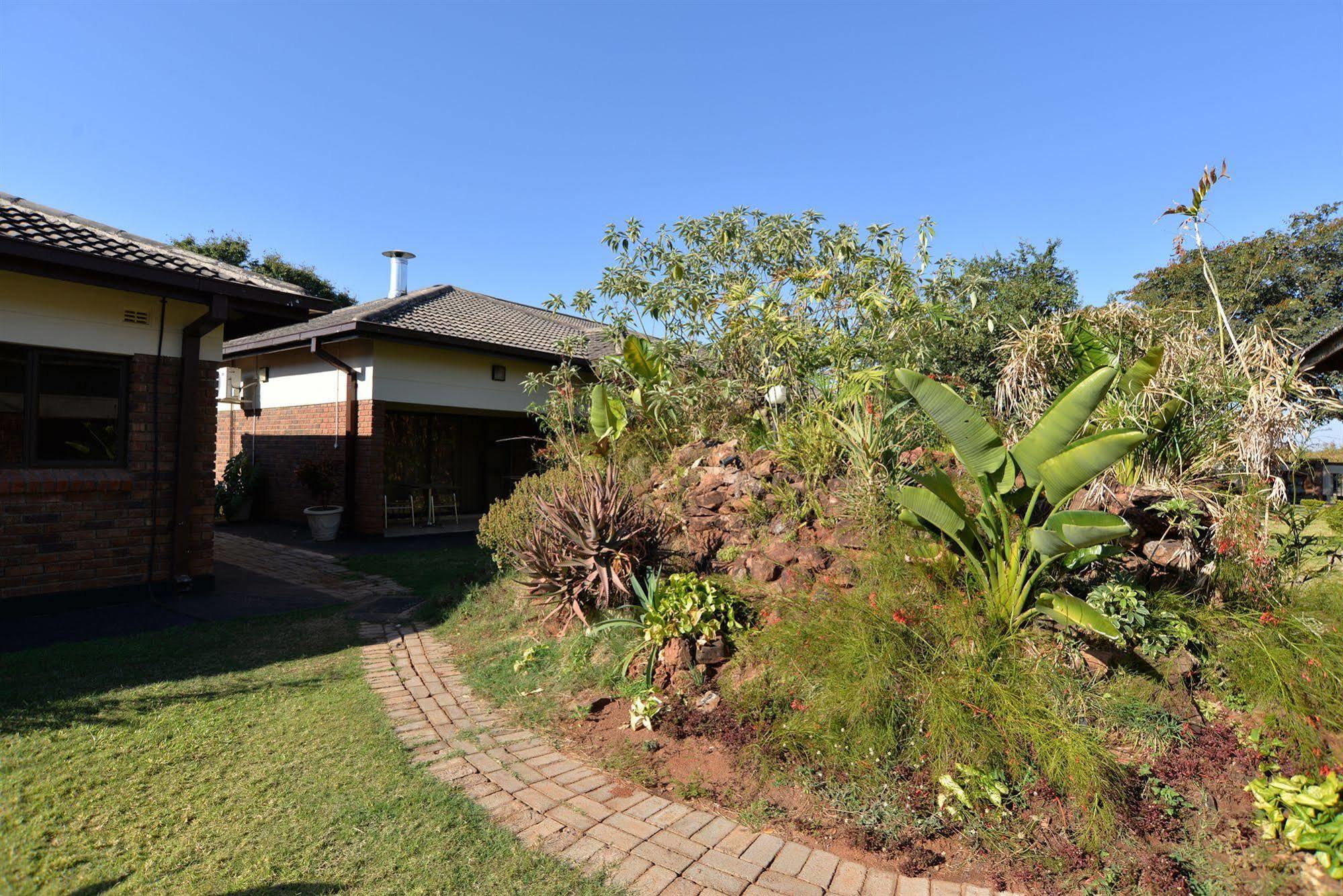 The Victoria Falls Deluxe Suites Exterior foto